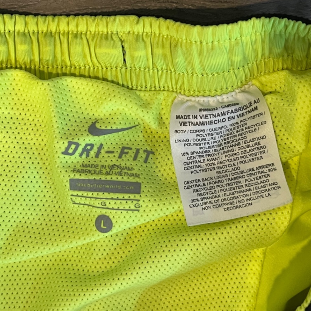 Nike Dri-Fit Black athletic gym shorts size Large L w/ Lime green biker short - Picture 2 of 5